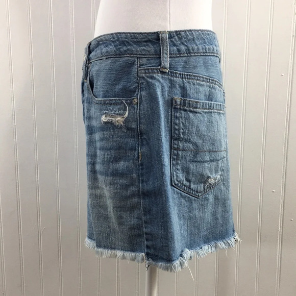 American Eagle Cut Off Mini Jean Skirt Womens 8 Light Wash Button Fly - Picture 4 of 12